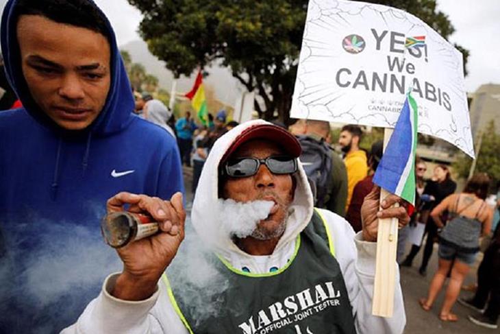 South Africans get divided over the legalization of private use of cannabis.