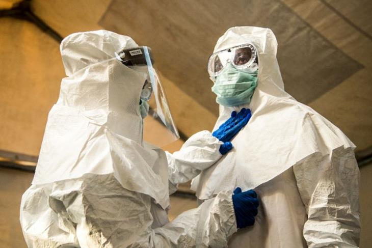 Uganda vaccinates health workers against Ebola