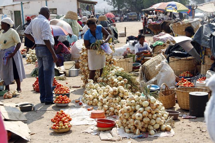 Zimbabwean government bans street vendors to fight Cholera outbreak.