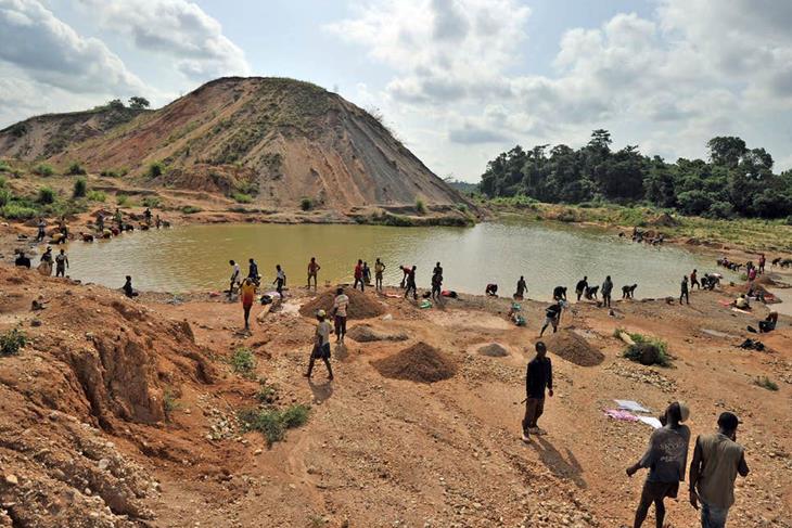 Sierra Leon residents demand their land from Octea Mining company.