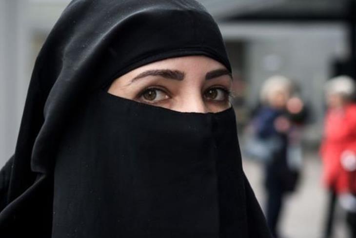 Sri Lankans fight against the face covering veil bans.