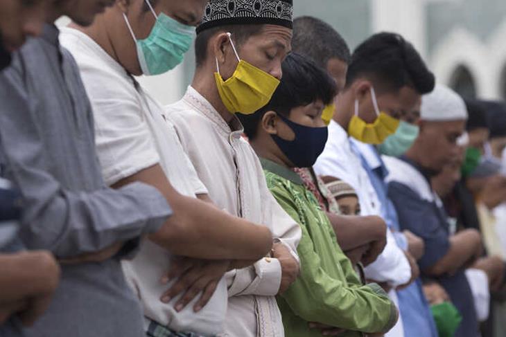 China records 100 new coronavirus cases.
