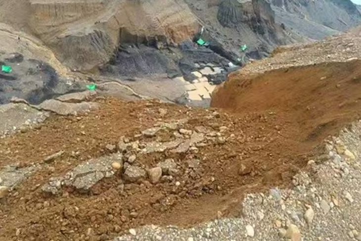 At least 1,000 killed in Sudan landslide