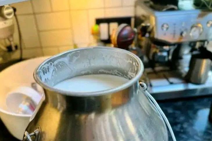 DAIRY FARMERS FRESH OUTCRY AS AUGUST PAYMENTS DELAY<br/>DAIRY FARMERS FRESH OUTCRY AS AUGUST PAYMENTS DELAY<br/>DAIRY FARMERS FRESH OUTCRY AS AUGUST PAYMENTS DELAY