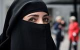 Sri Lankans fight against the face covering veil bans.