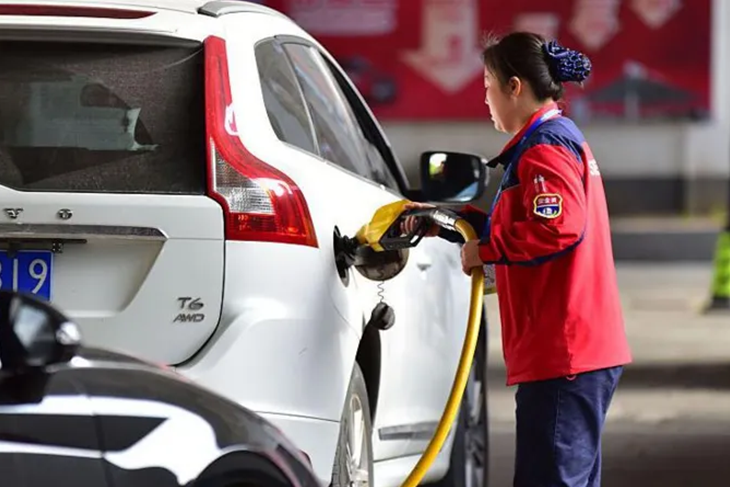 Oil jumps to highest price since 2022 after report Trump to be briefed on new Iran options<br/>Oil jumps to highest price since 2022 after report Trump to be briefed on new Iran options<br/>Oil jumps to highest price since 2022 after report Trump to be briefed on new Iran options