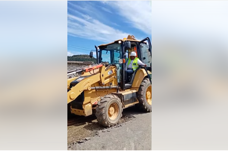 Moteane launches m192 million road reconstruction in Quthing<br/>Moteane launches m192 million road reconstruction in Quthing<br/>Moteane launches m192 million road reconstruction in Quthing