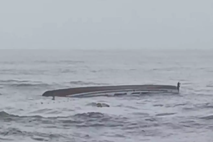 At least 12 dead and dozens missing after a vessel capsizes in DRC<br/>At least 12 dead and dozens missing after a vessel capsizes in DRC<br/>At least 12 dead and dozens missing after a vessel capsizes in DRC